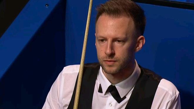 显得略有不 显得略有不