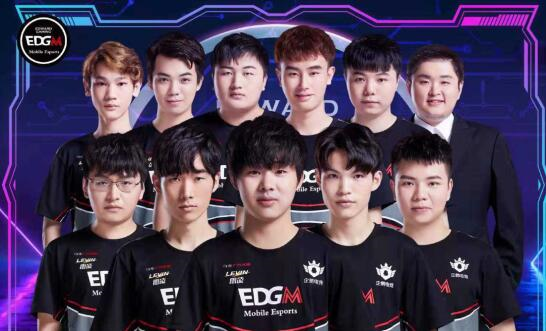 展现出其提 展现出其提